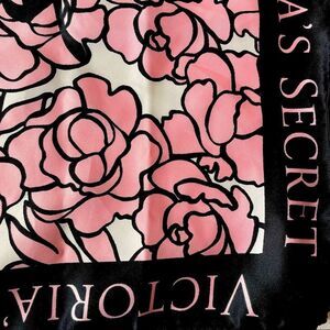 Victoria’s Secret Bombshell pink and black scarf NWT